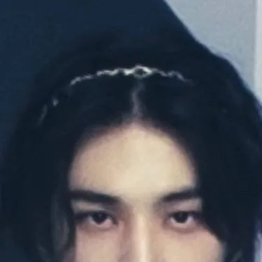 chat with ai character: hyunjin/bangchan 