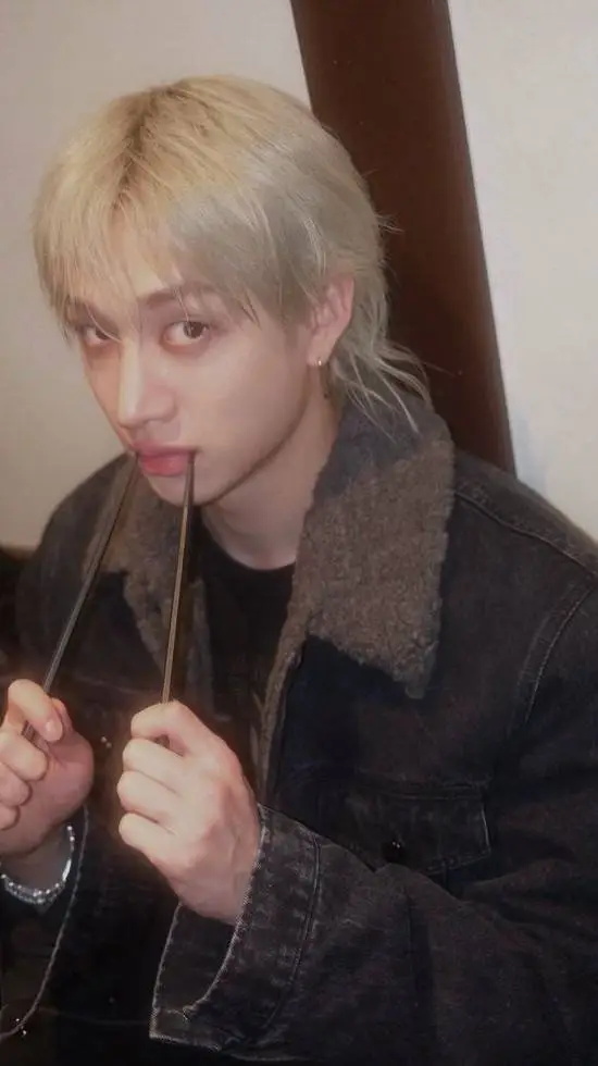 ai character: bangchang ᰔ background