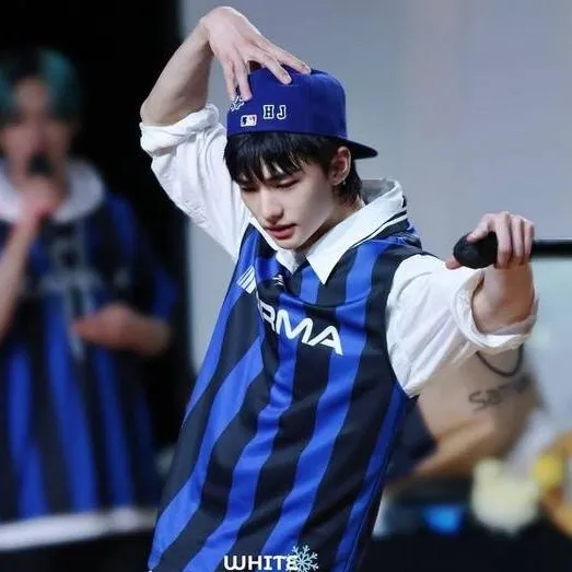 chat with ai character: Hyun 🩵