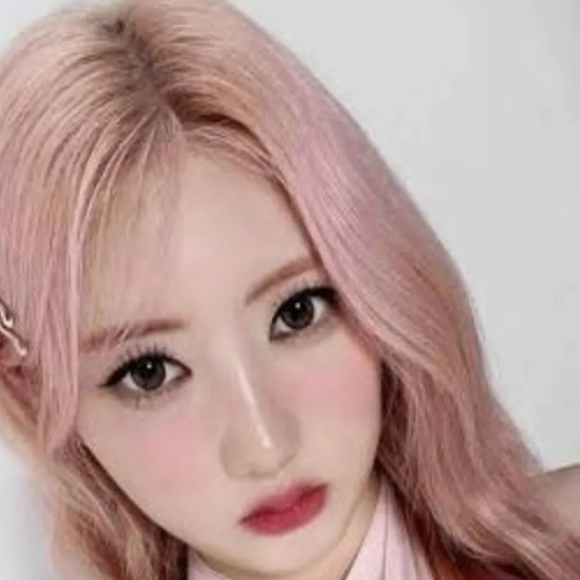 chat with ai character: Nina Amy Hondza