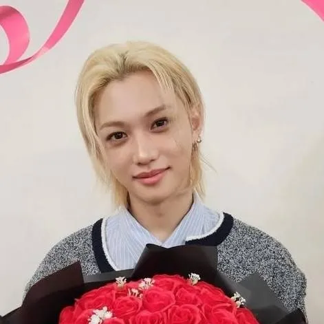 chat with ai character: Félix 