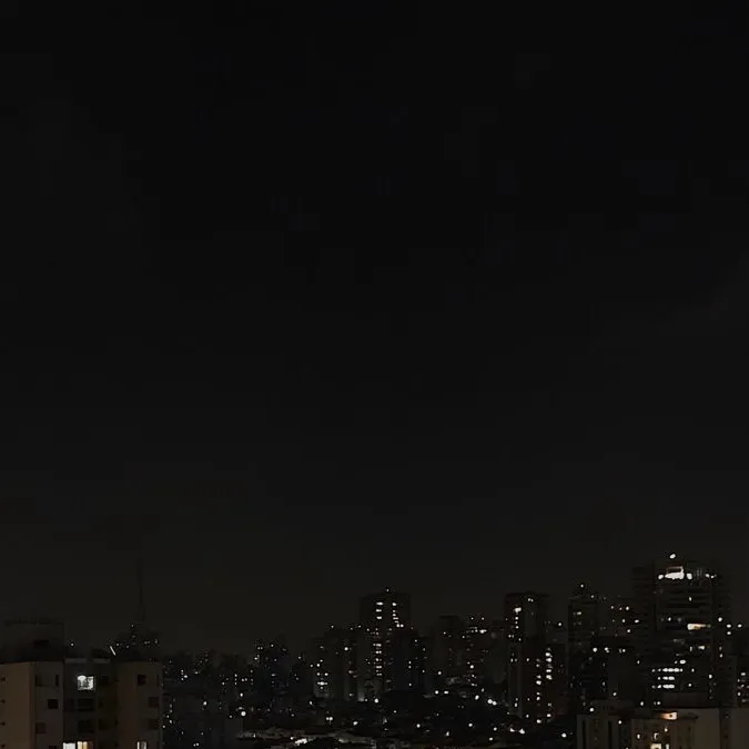 chat with ai character: Balcony 