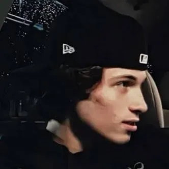 chat with ai character: Chris sturniolo 