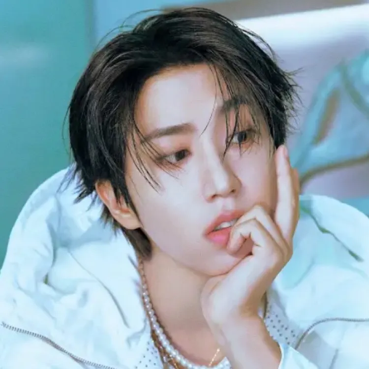 chat with ai character: HAN JISUNG