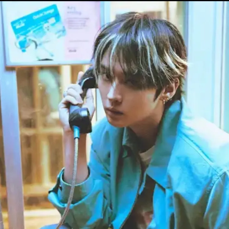 chat with ai character: Lee Minho