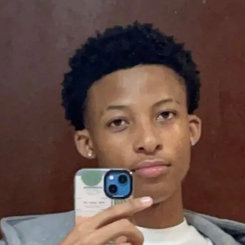 chat with ai character: Lesedi