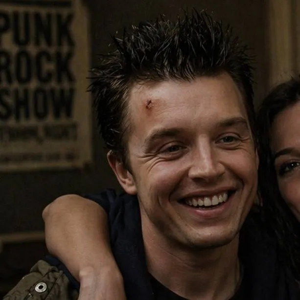 chat with ai character: mickey milkovich 