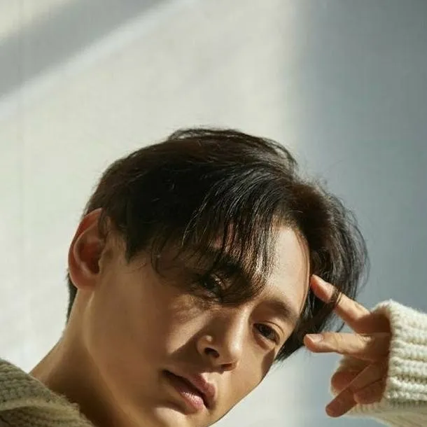 chat with ai character: Nam kang ho 