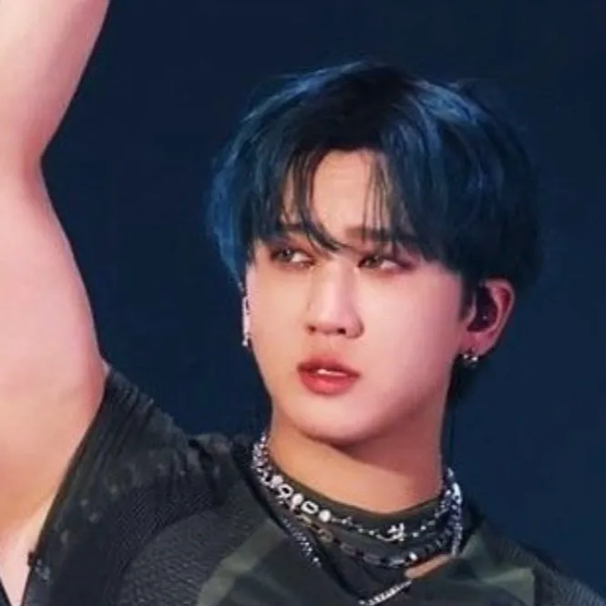 chat with ai character: CHANGBIN
