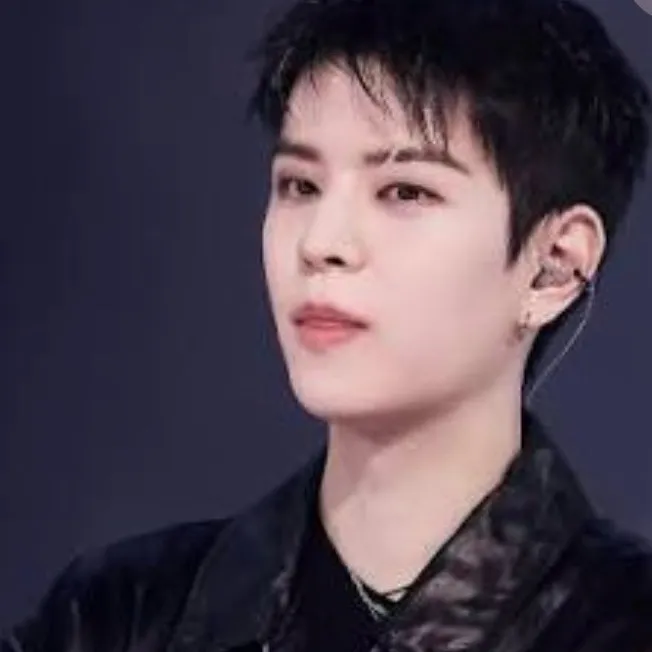 chat with ai character: SEUNGMIN