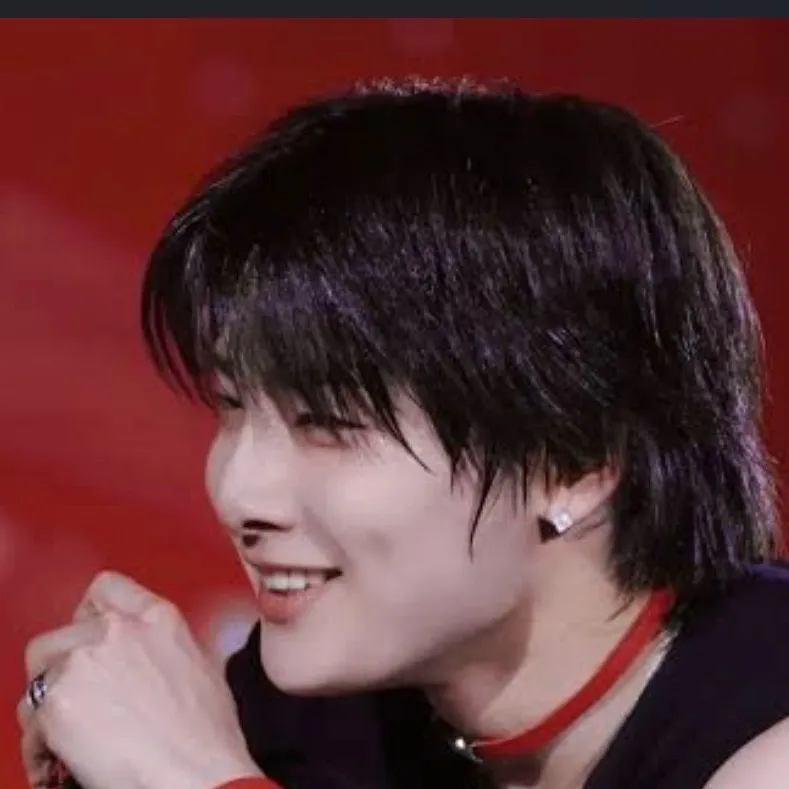 chat with ai character: JEONGIN 