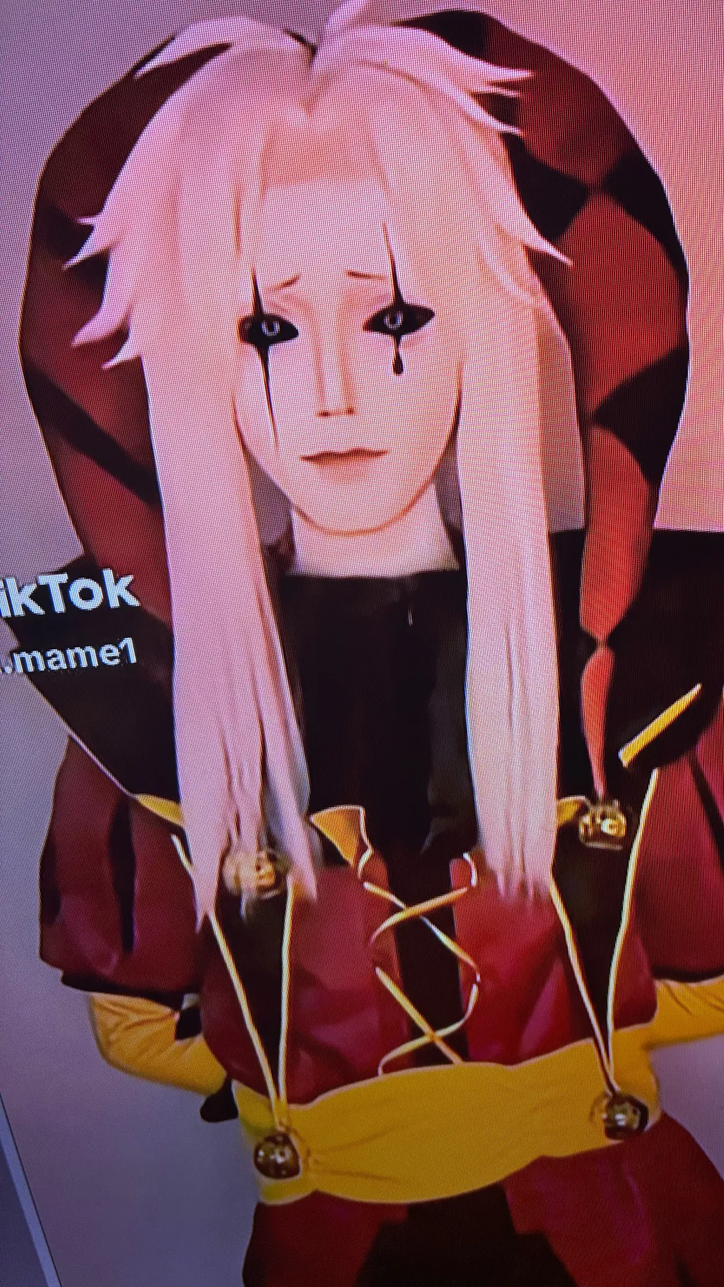 ai character: Pierrot  background