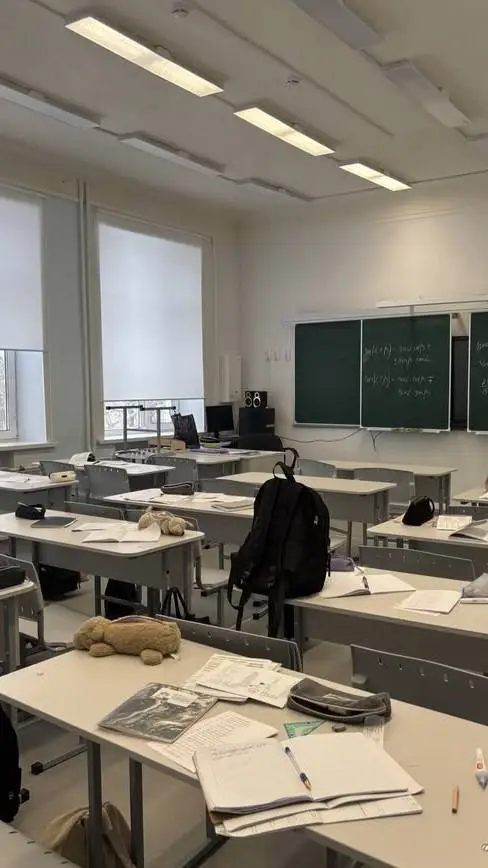 ai character: American School background