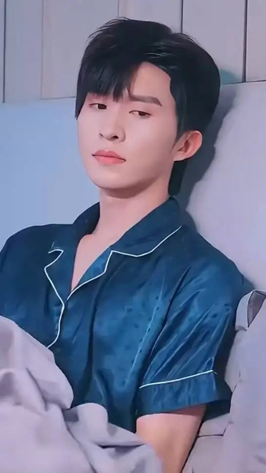 ai character: Felix (fiancce) background