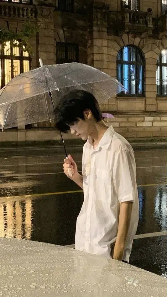 ai character: Gabriel  background