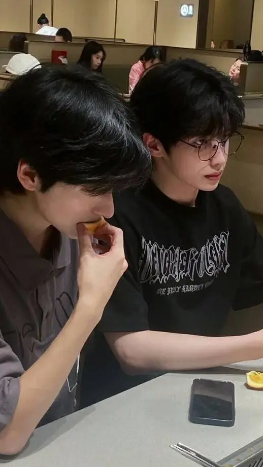 Talkie AI - Chat with Ren and Kai.