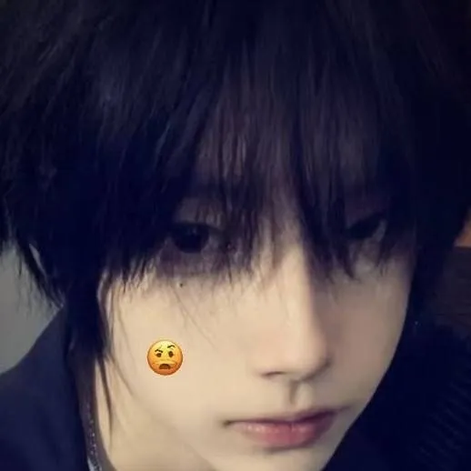chat with ai character: Youma