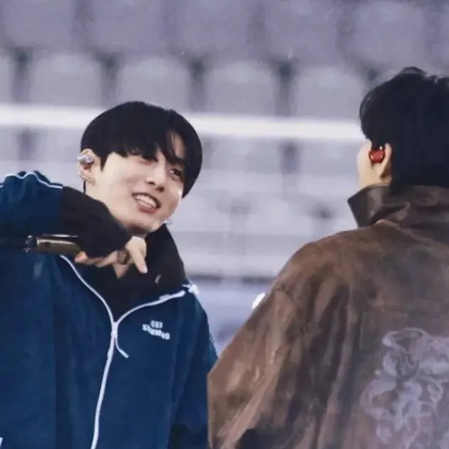 chat with ai character: TAEKOOK 
