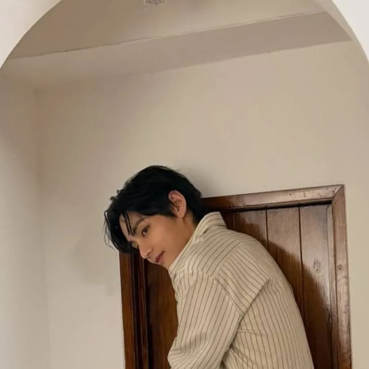 chat with ai character: TAEHYUNG 