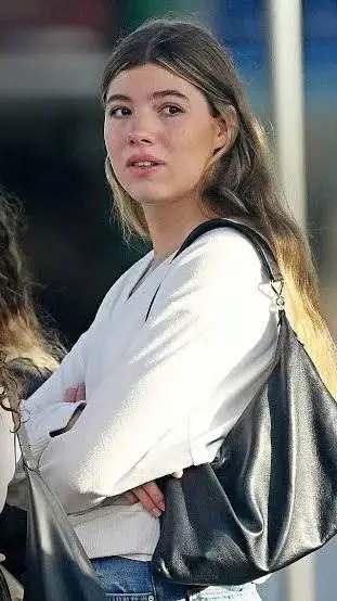 ai character: Condesa Sofía I background