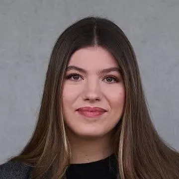 chat with ai character: Sofía la Campeona