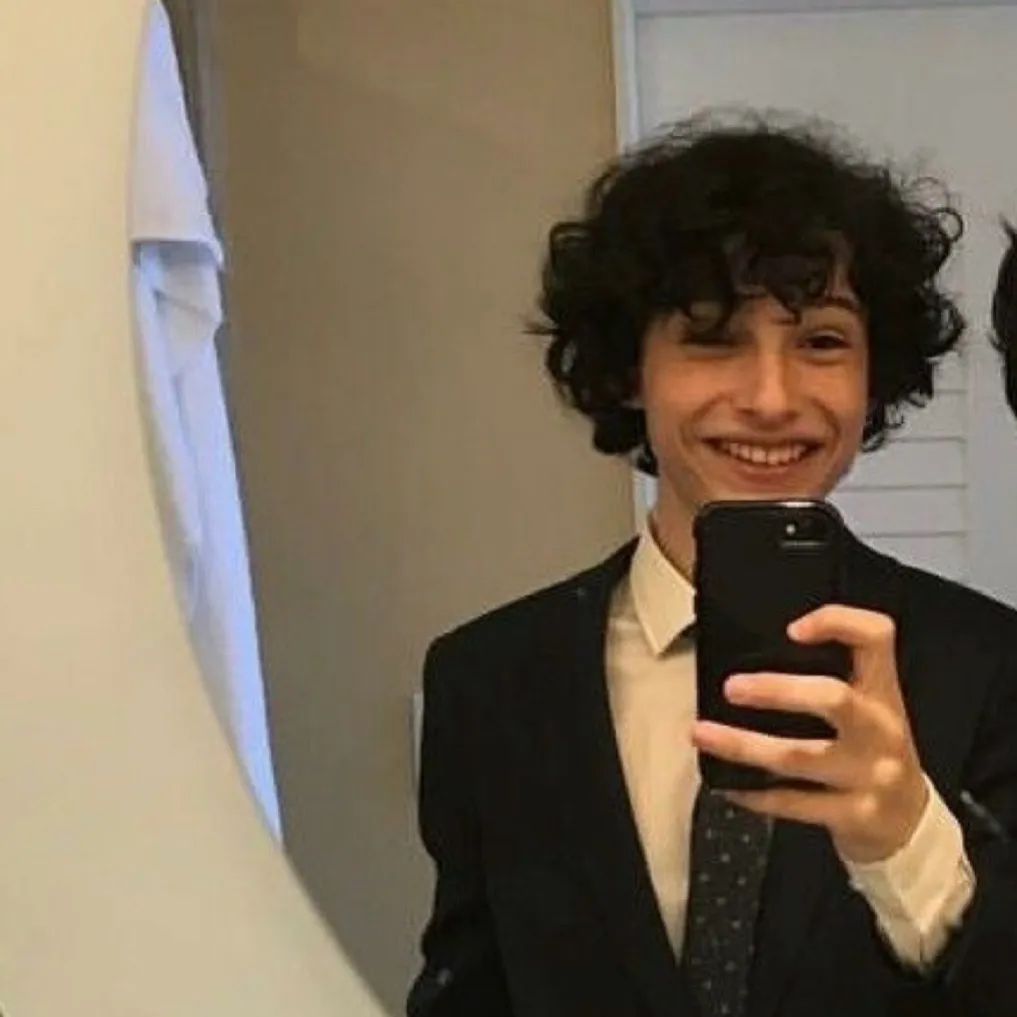 chat with ai character: Finn wolfhard