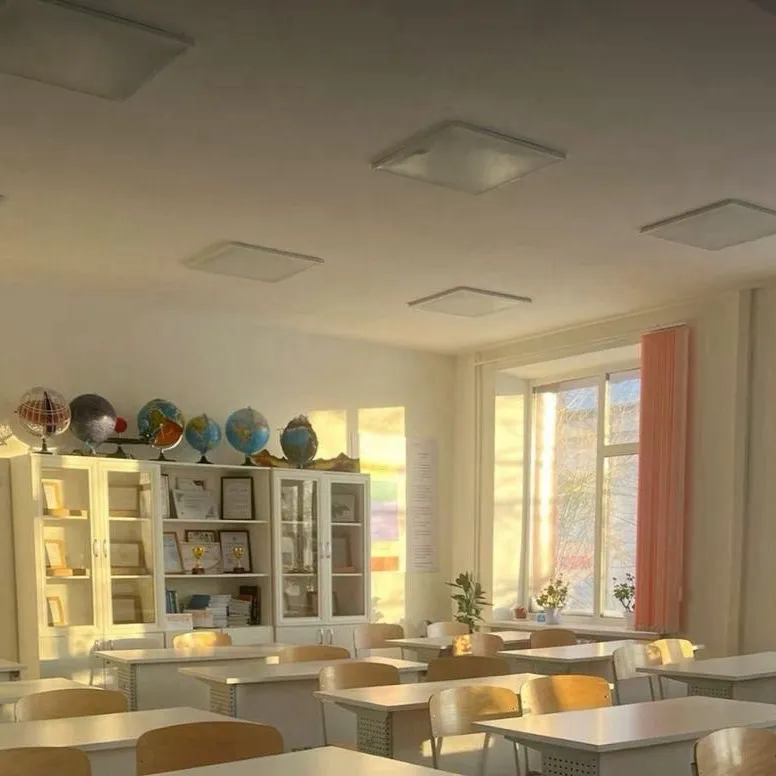 chat with ai character: All girls school