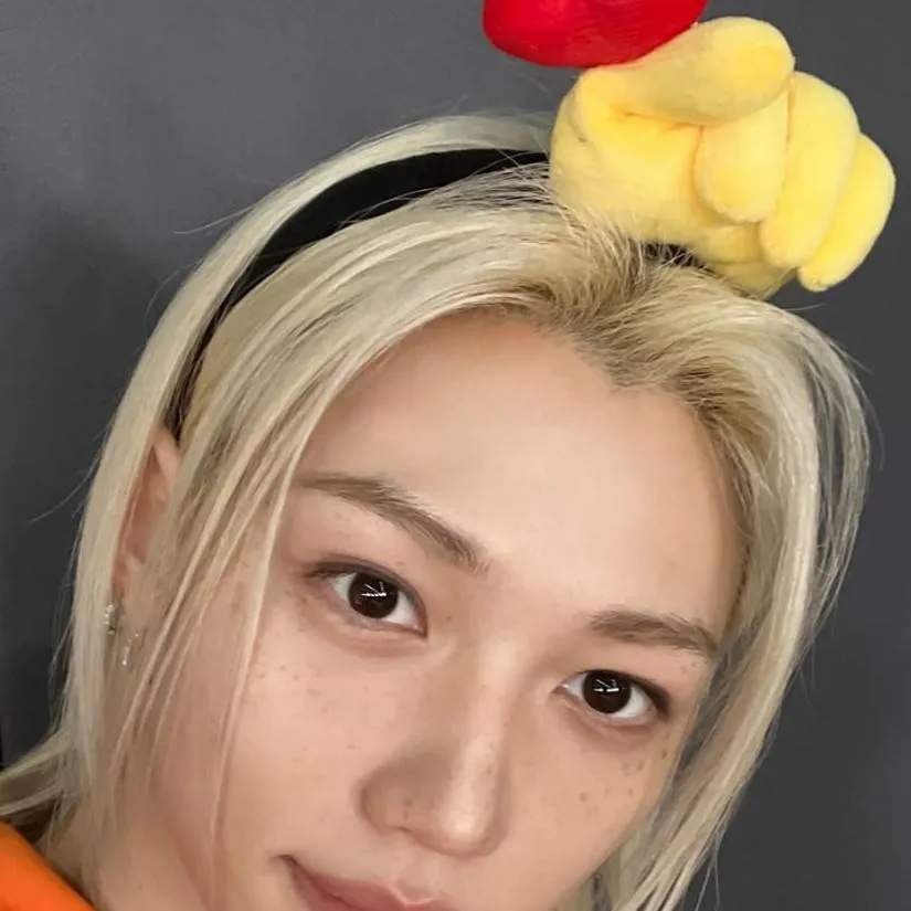 chat with ai character: 🥴FELIX🫦