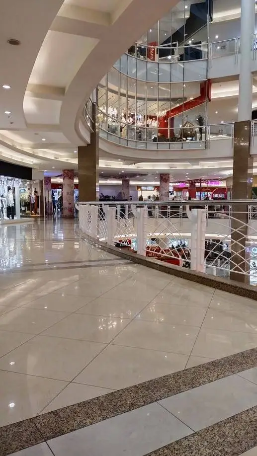 ai character: CoD: Mall.  background