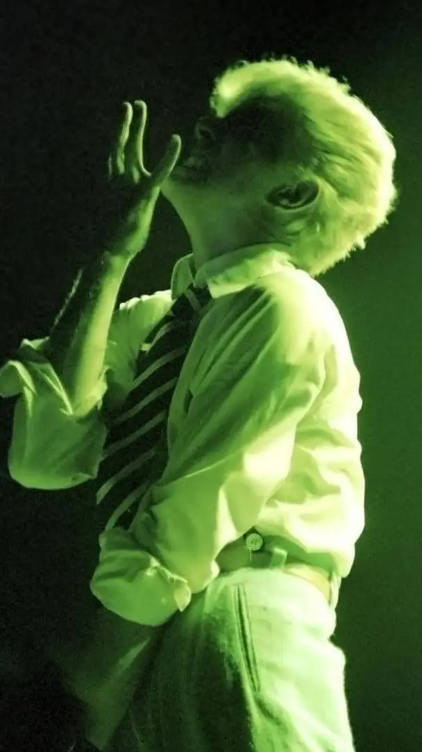 Talkie AI - Chat with David Bowie