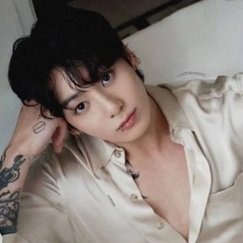 chat with ai character: Jeon Jungkook 