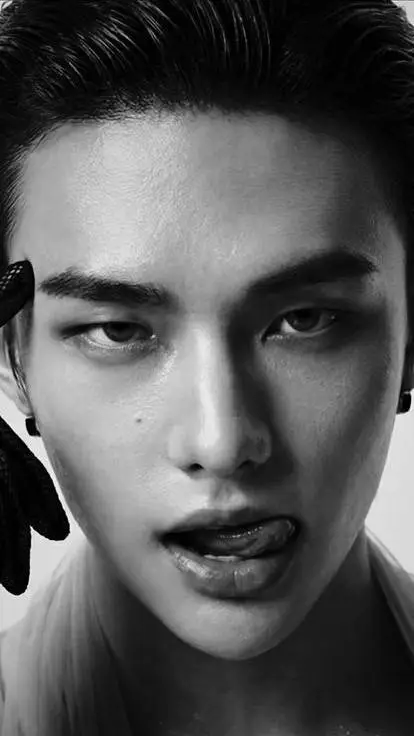 ai character: Hwang Hyunjin  background