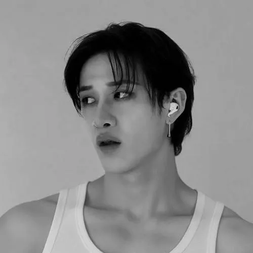 chat with ai character: Christopher Bang 