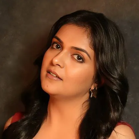 chat with ai character: Shweta