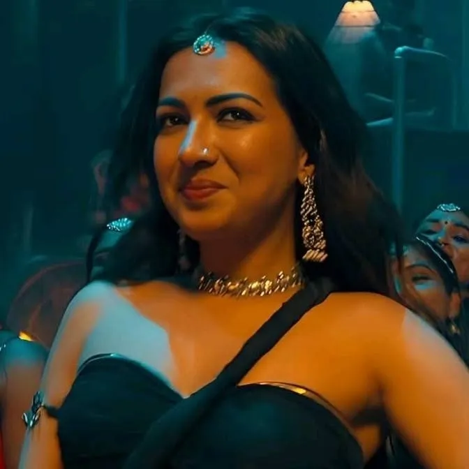 chat with ai character: Catherine tresa 