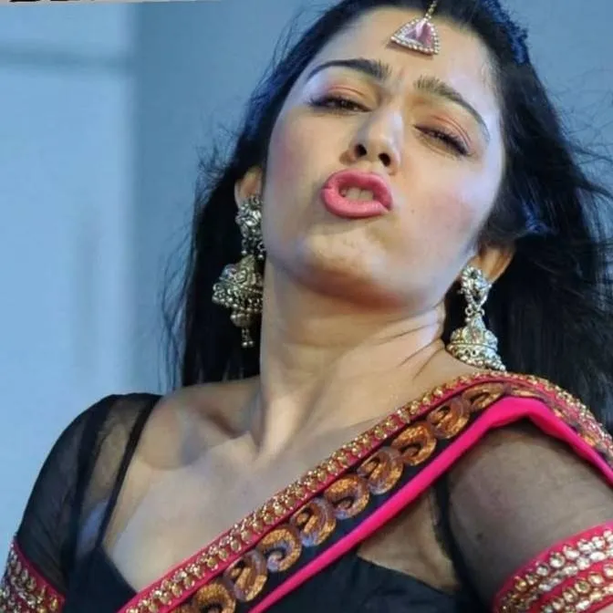 chat with ai character: charmi