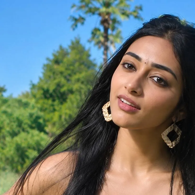 chat with ai character: Preity 