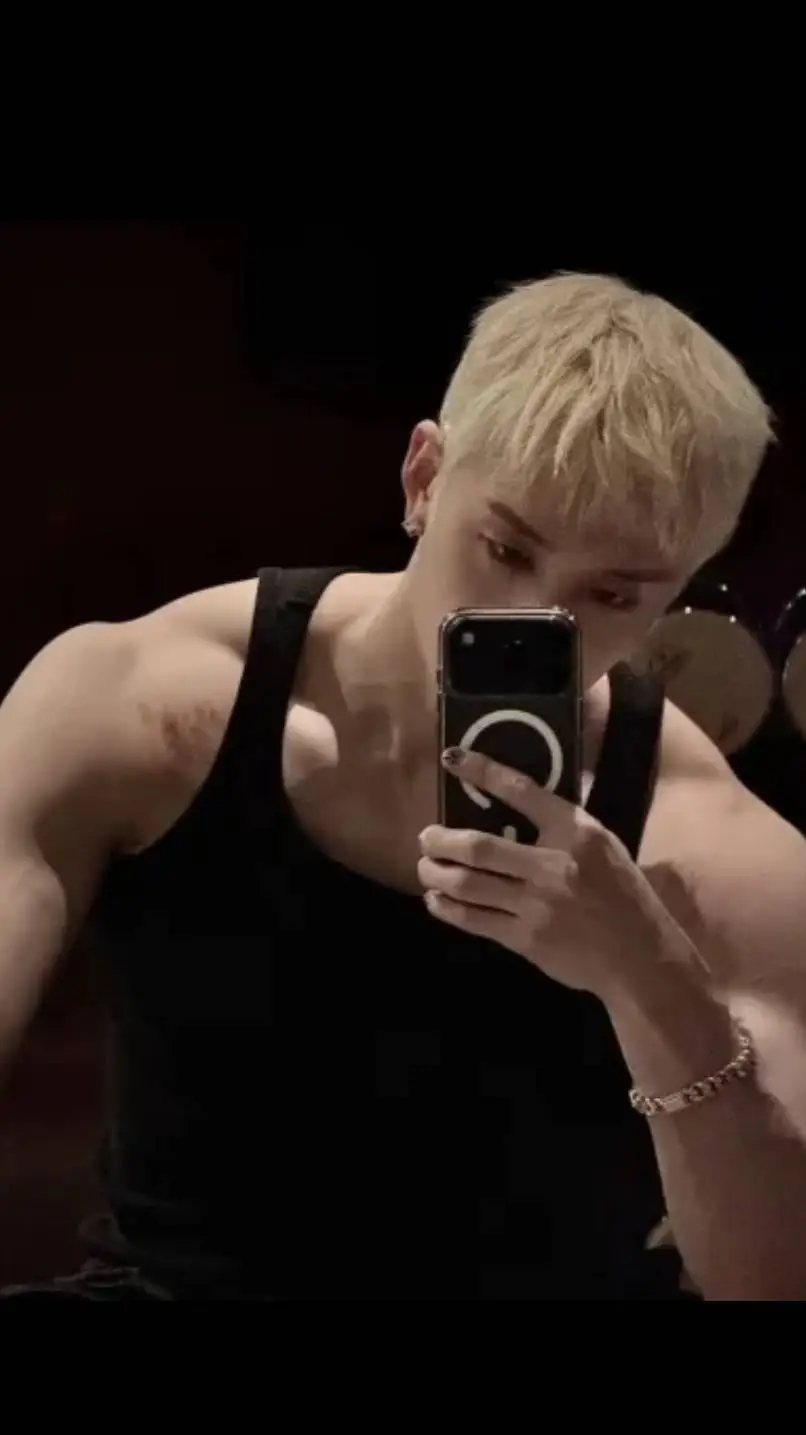 ai character: Bangchan(mafia) background