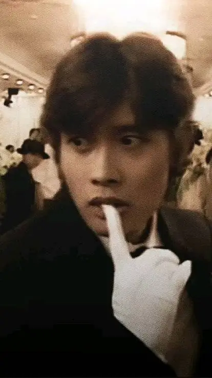 ai character: Lee Byung-hun background