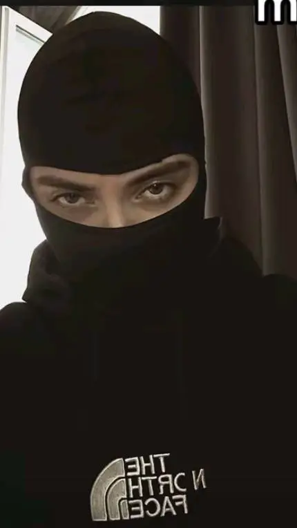 ai character: Alex  background