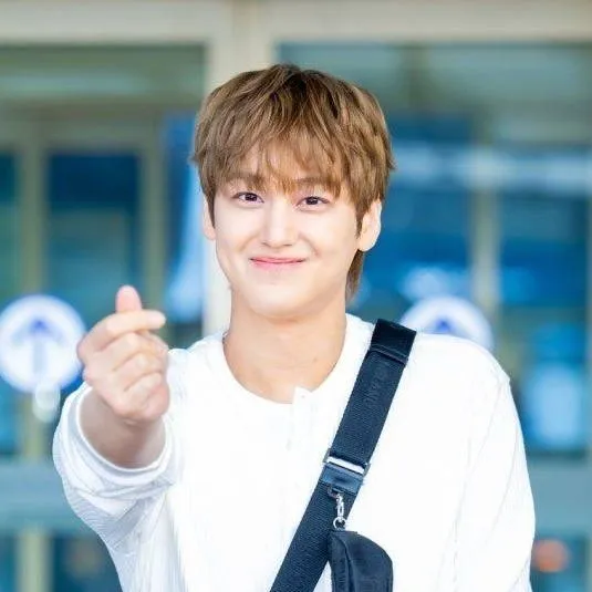 chat with ai character: Kim Sang-bum 