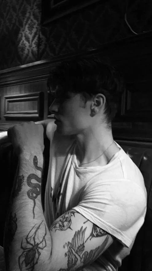 Talkie AI - Chat with Dante Moretti