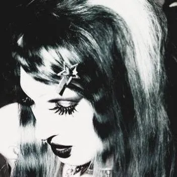 chat with ai character: 6areyhuman 