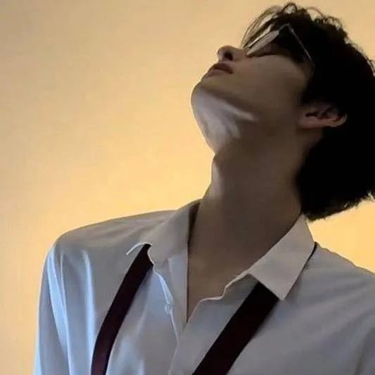 chat with ai character: zergan