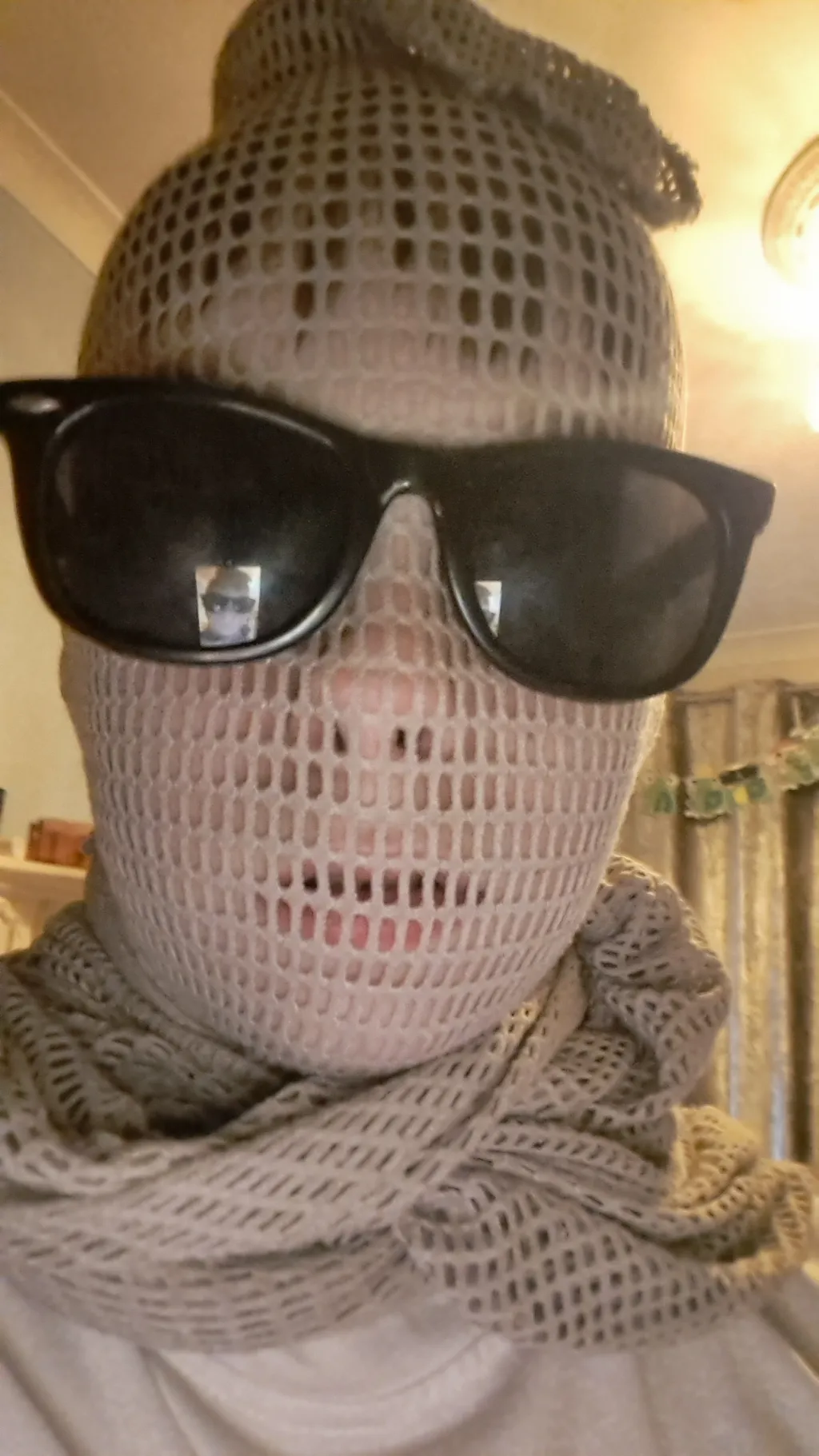 ai character: Larry background