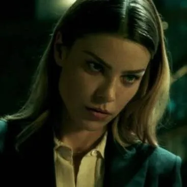 chat with ai character: Chloe decker