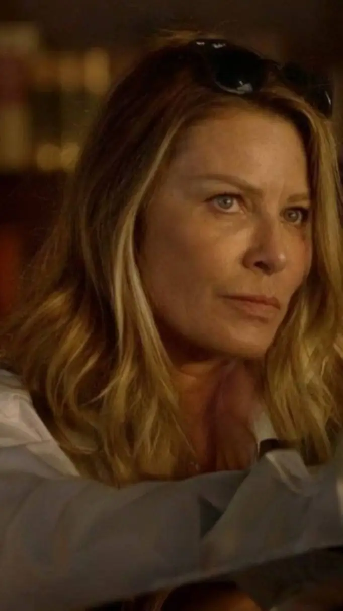 ai character: Chloe Decker  background