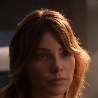 chat with ai character: Chloe decker 