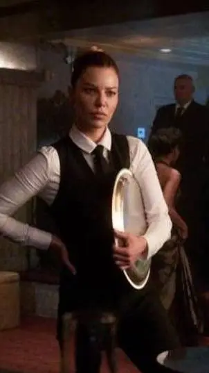 ai character: Chloe Decker  background