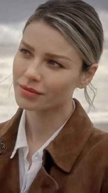 ai character: Chloe Decker  background